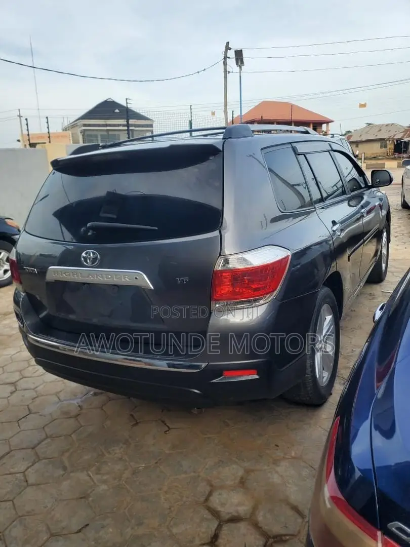 Toyota Highlander 2010 Gray