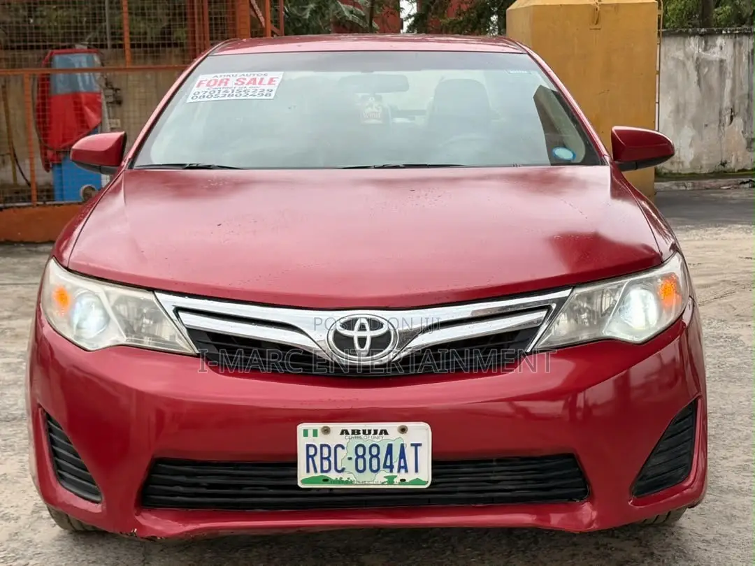 Toyota Camry LE 4dr Sedan (2.5L 4cyl 6A) 2012 Red