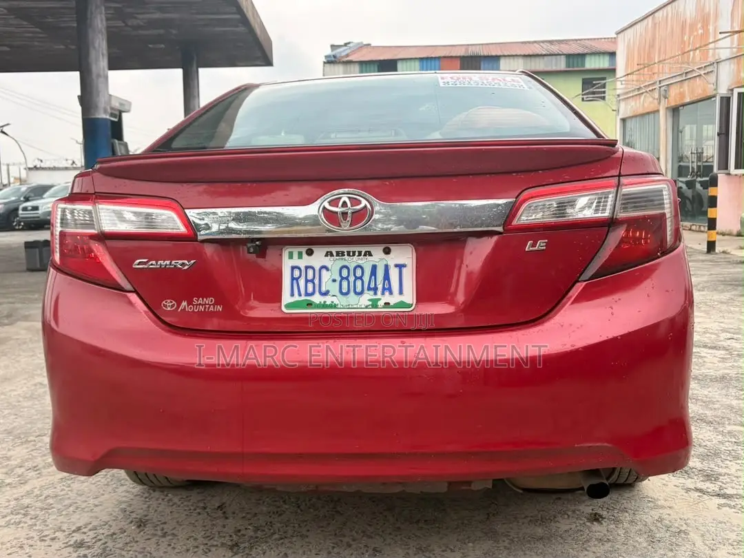 Toyota Camry LE 4dr Sedan (2.5L 4cyl 6A) 2012 Red