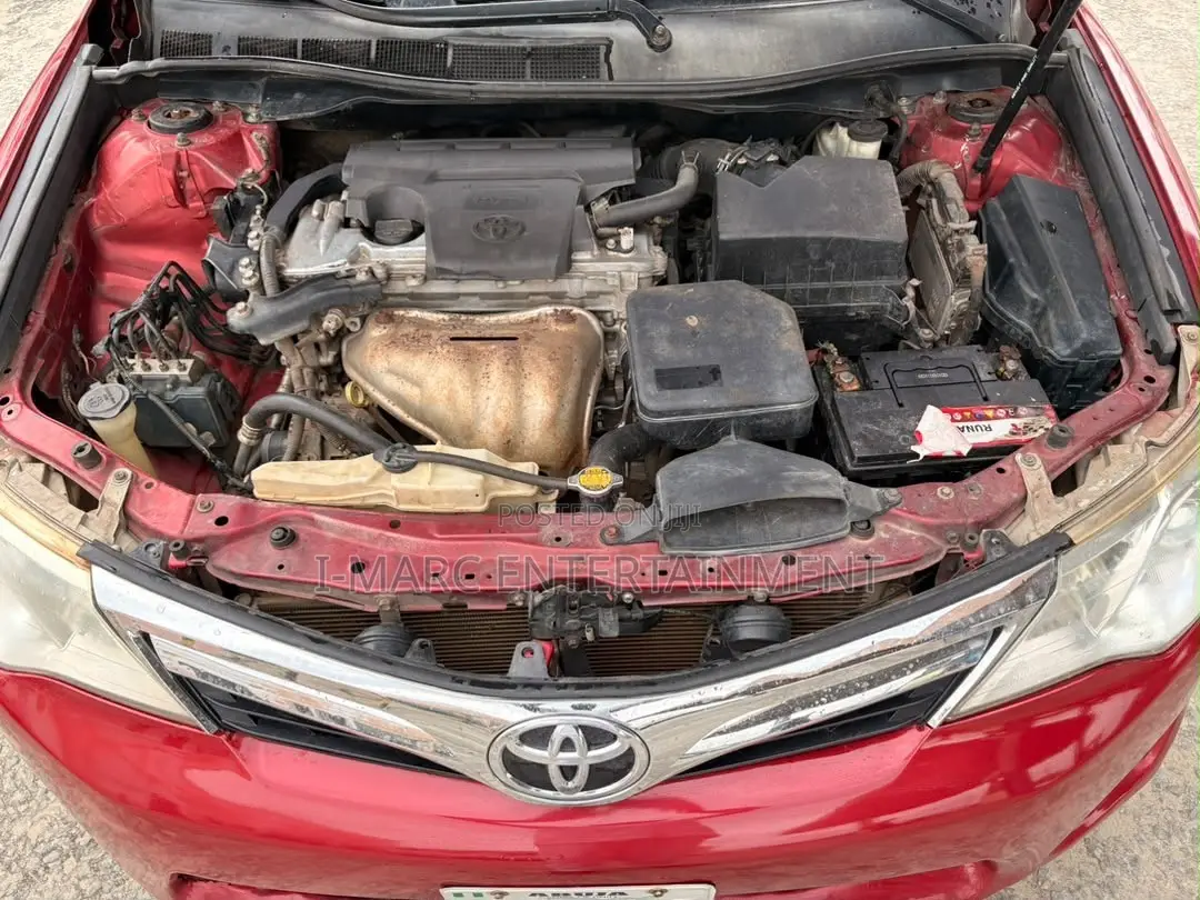 Toyota Camry LE 4dr Sedan (2.5L 4cyl 6A) 2012 Red