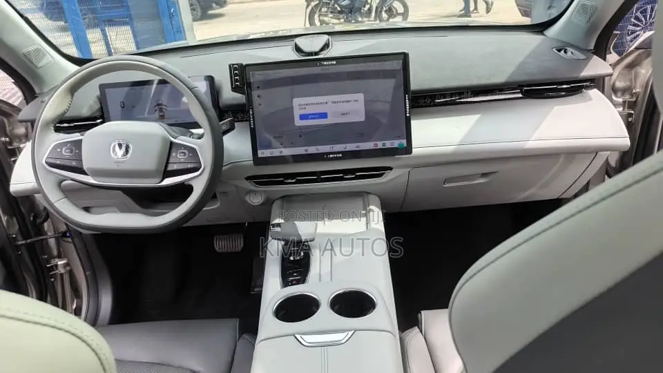 Changan UNI-V 2.0 Petrol FWD 2024 Silver