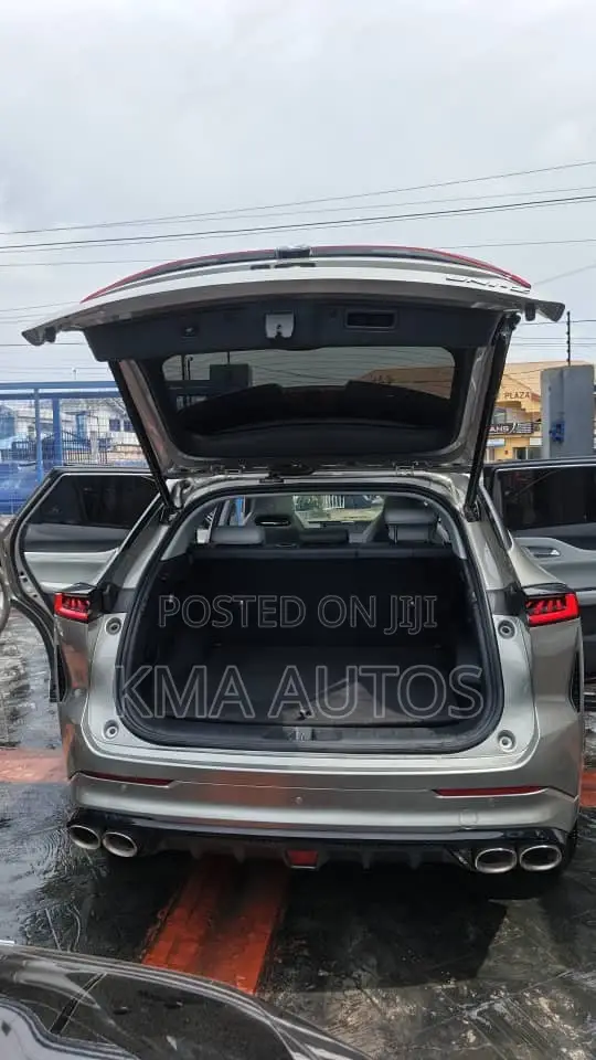 Changan UNI-V 2.0 Petrol FWD 2024 Silver