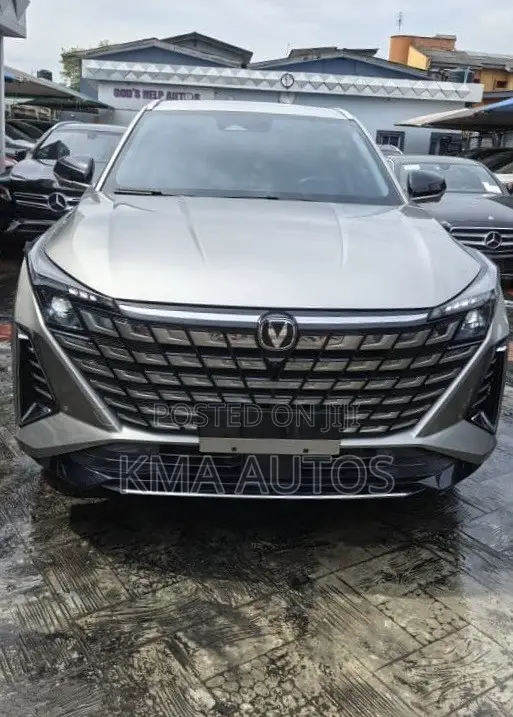 Changan UNI-V 2.0 Petrol FWD 2024 Silver