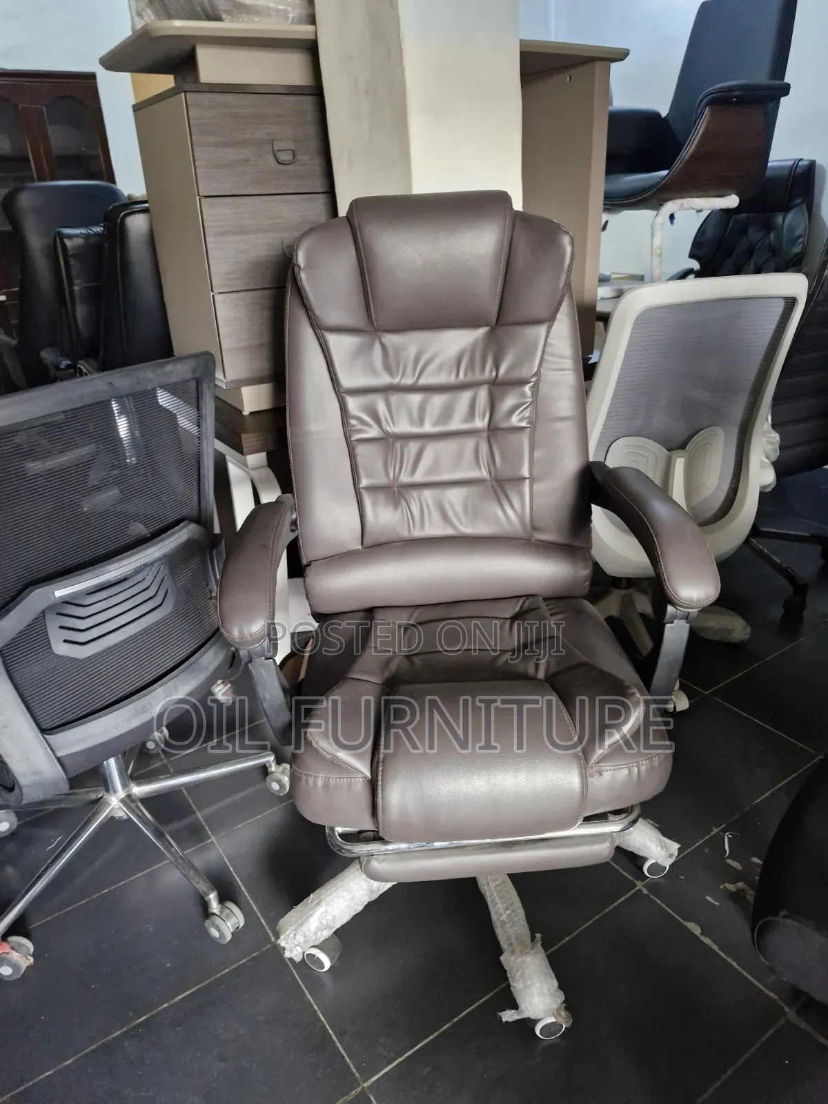 ​Ergonomic Leather Office Chair With Pull-Out Footrest & Recliner