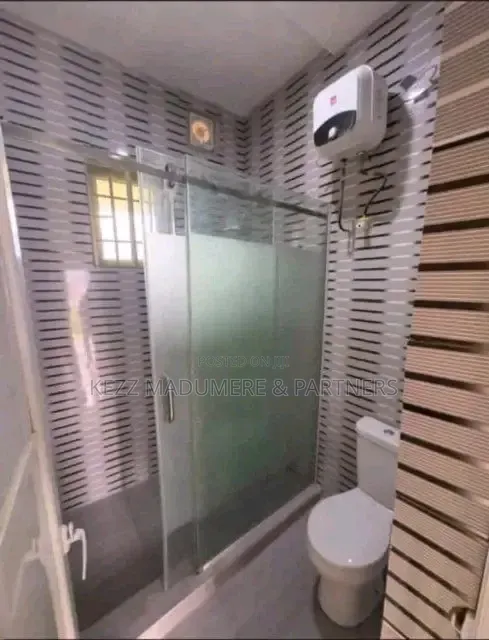 2bdrm Block of Flats in Shelter Afrique for rent