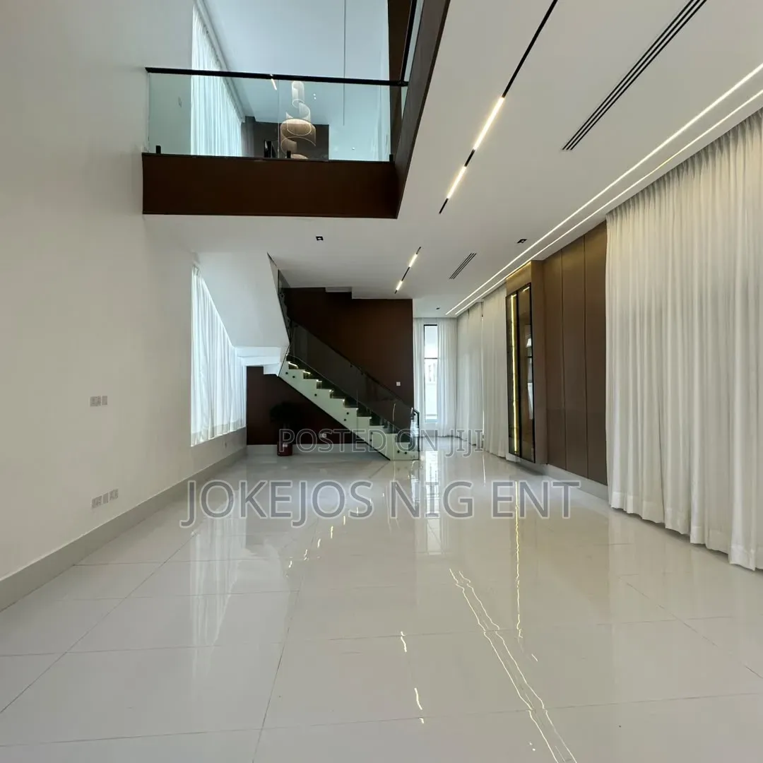 5bdrm Duplex in Orchid Road, Off Lekki-Epe Expressway for sale