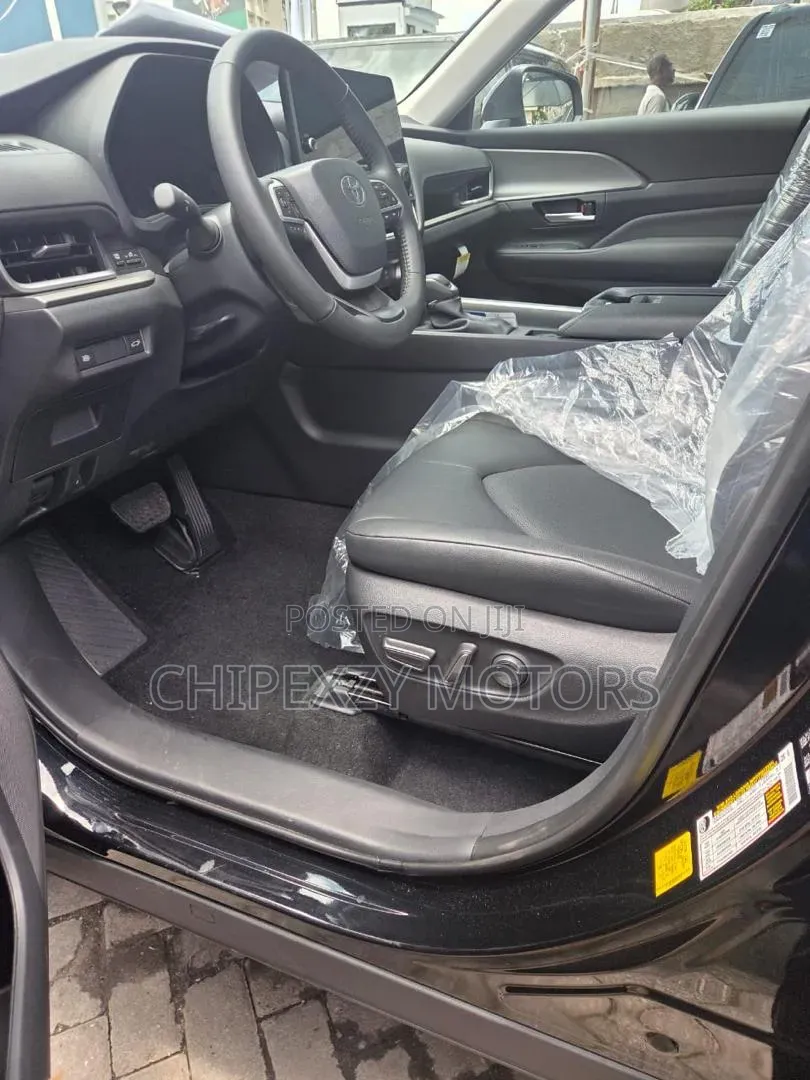 Toyota Highlander XLE AWD 2026 Black