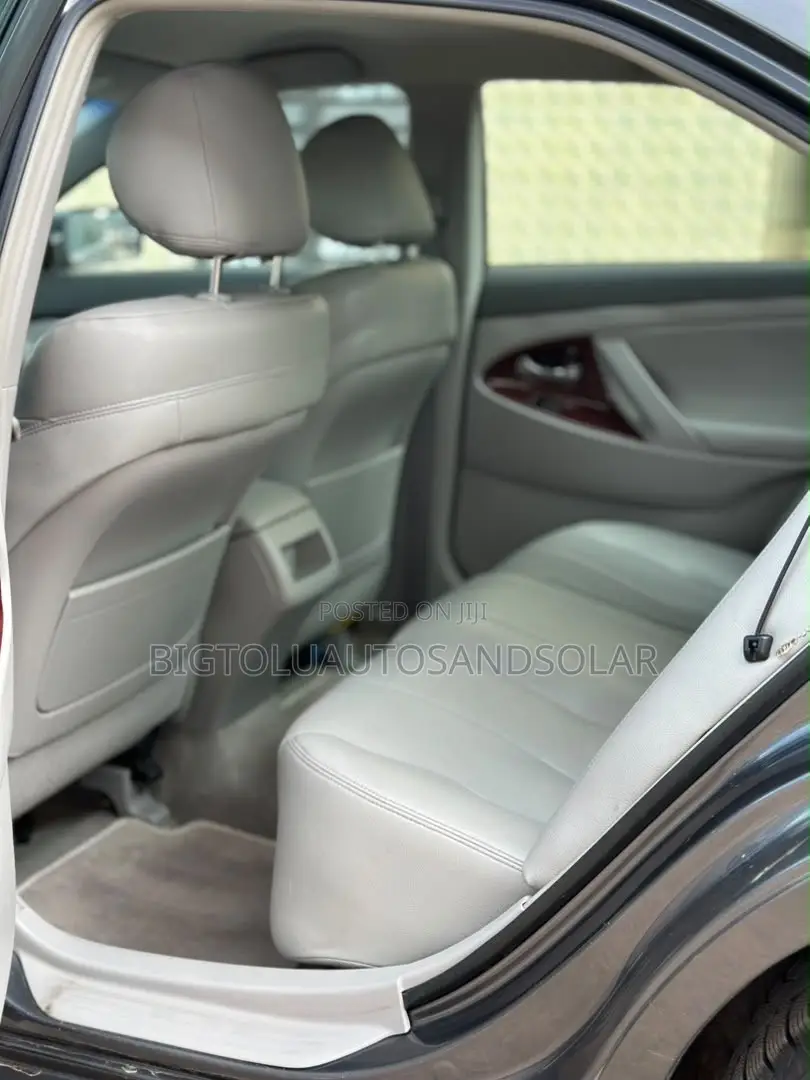 Toyota Camry LE V6 4dr Sedan (3.5L 6cyl 6AM) 2008 Gray
