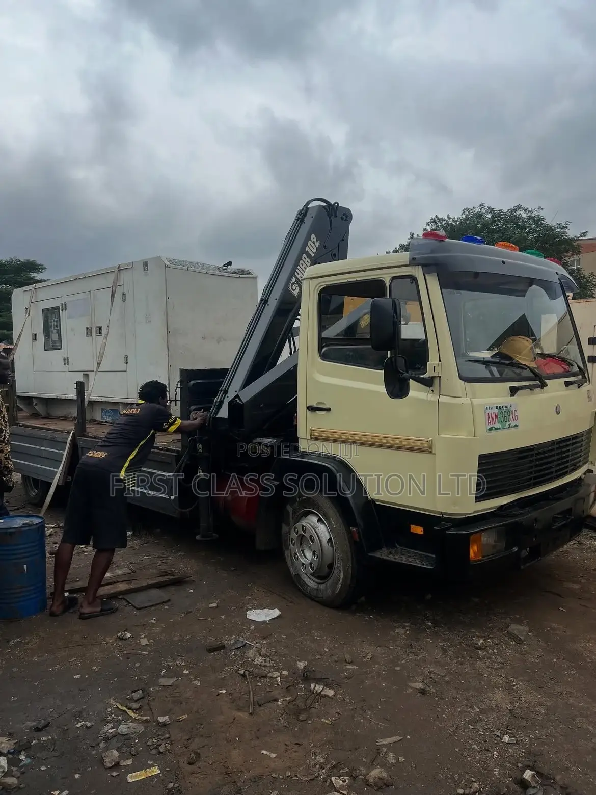 Affordable Trucks/Vans/Haibs for Moving