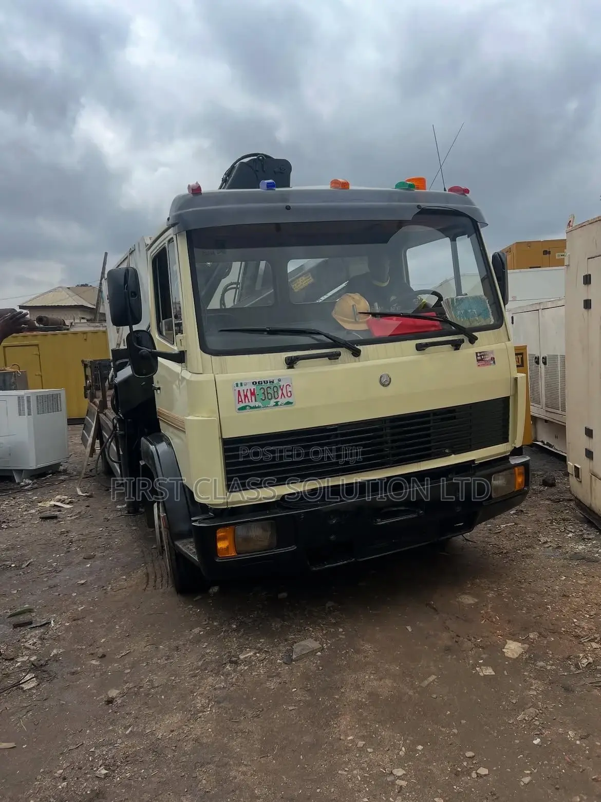 Affordable Trucks/Vans/Haibs for Moving