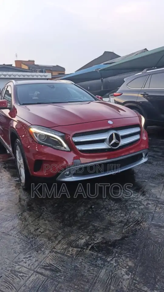 Mercedes-Benz GLA 250 2016 Red