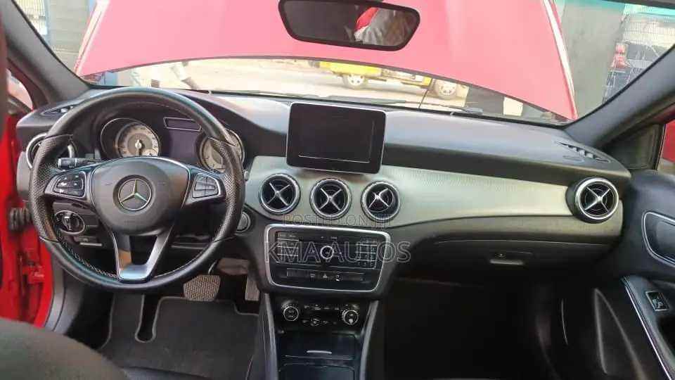 Mercedes-Benz GLA 250 2016 Red