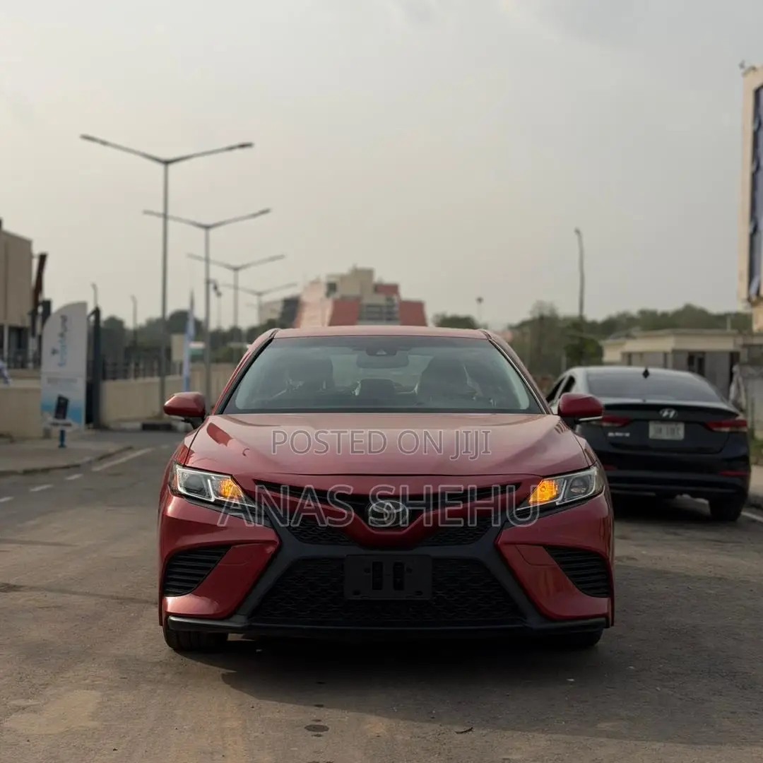 Toyota Camry SE (2.5L 4cyl 8A) 2019 Red