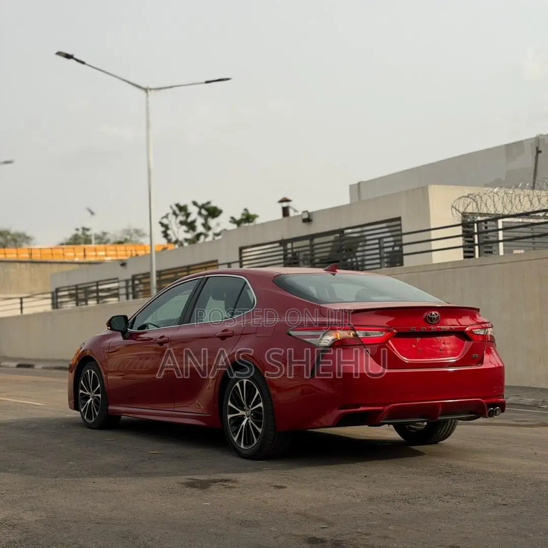 Toyota Camry SE (2.5L 4cyl 8A) 2019 Red