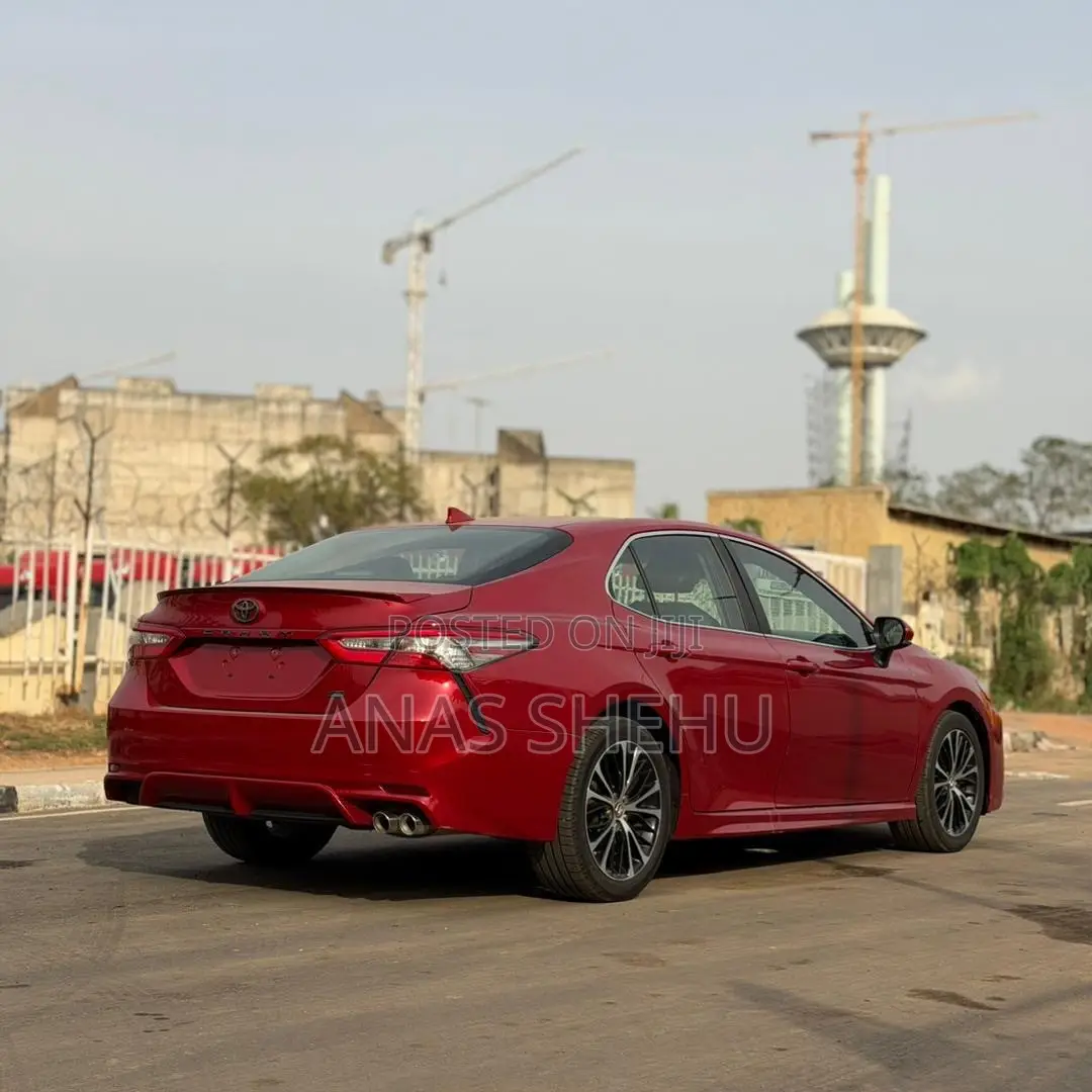 Toyota Camry SE (2.5L 4cyl 8A) 2019 Red