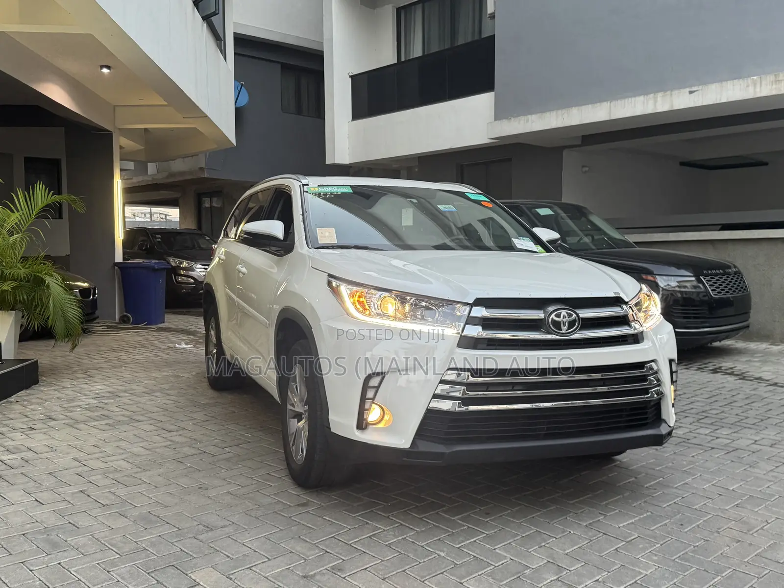 Toyota Highlander XLE 4dr SUV (3.5L 6cyl 6A) 2014 White