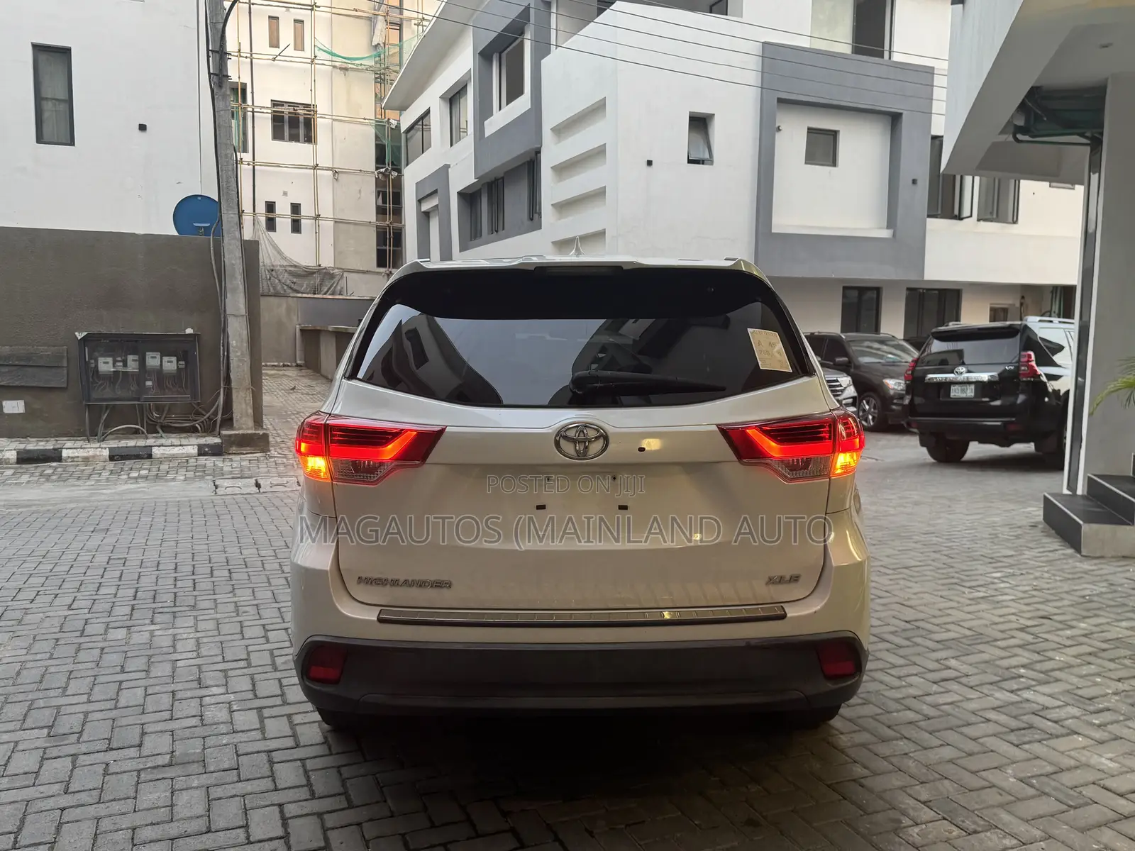 Toyota Highlander XLE 4dr SUV (3.5L 6cyl 6A) 2014 White