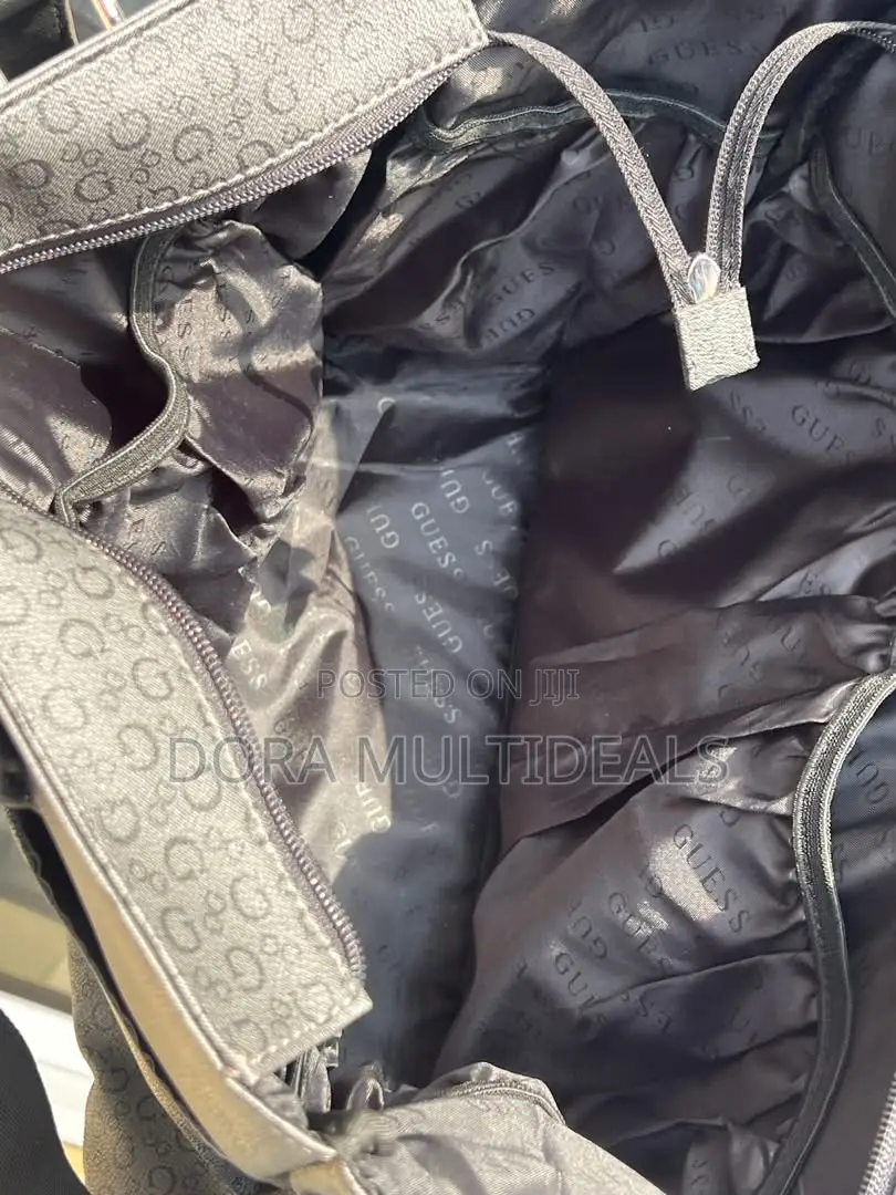Guess Diaper Bag | Luxury, Style & Practicality for Mums!