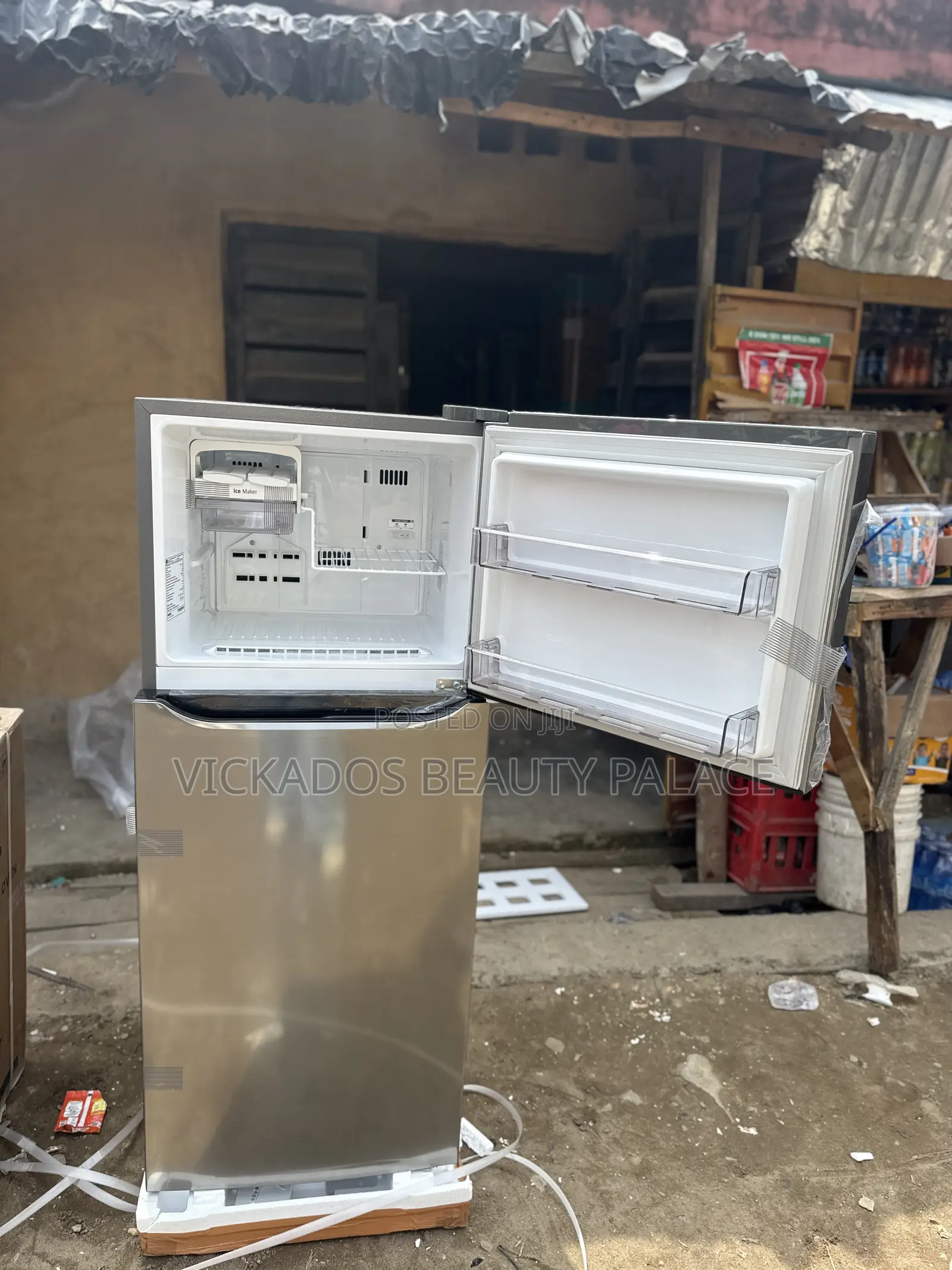 LG Refrigerator Frige and Freezer 260L