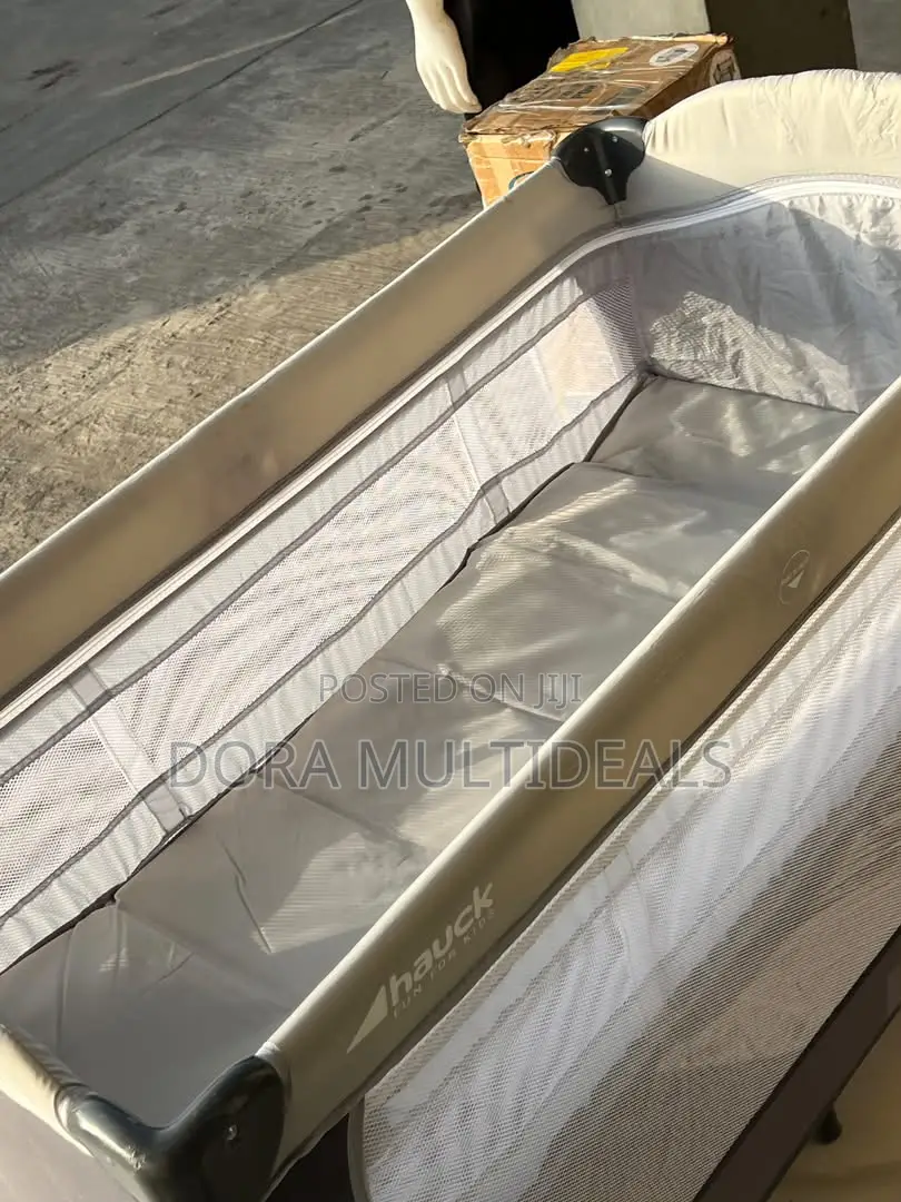 Hauck Sleep N Play Travel Cot | Foreign Barely Used