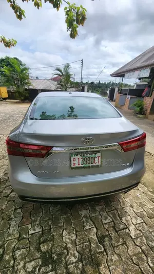 Toyota Avalon XLE Sedan FWD (3.5L 6cyl 6A) 2017 Gray