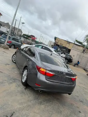 Lexus ES 350 FWD 2014 Gray
