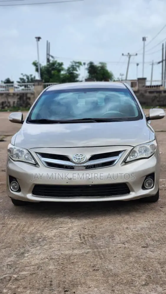 Toyota Corolla 2010 Gold