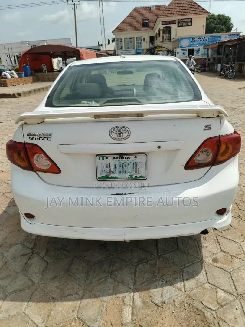Toyota Corolla 2010 White