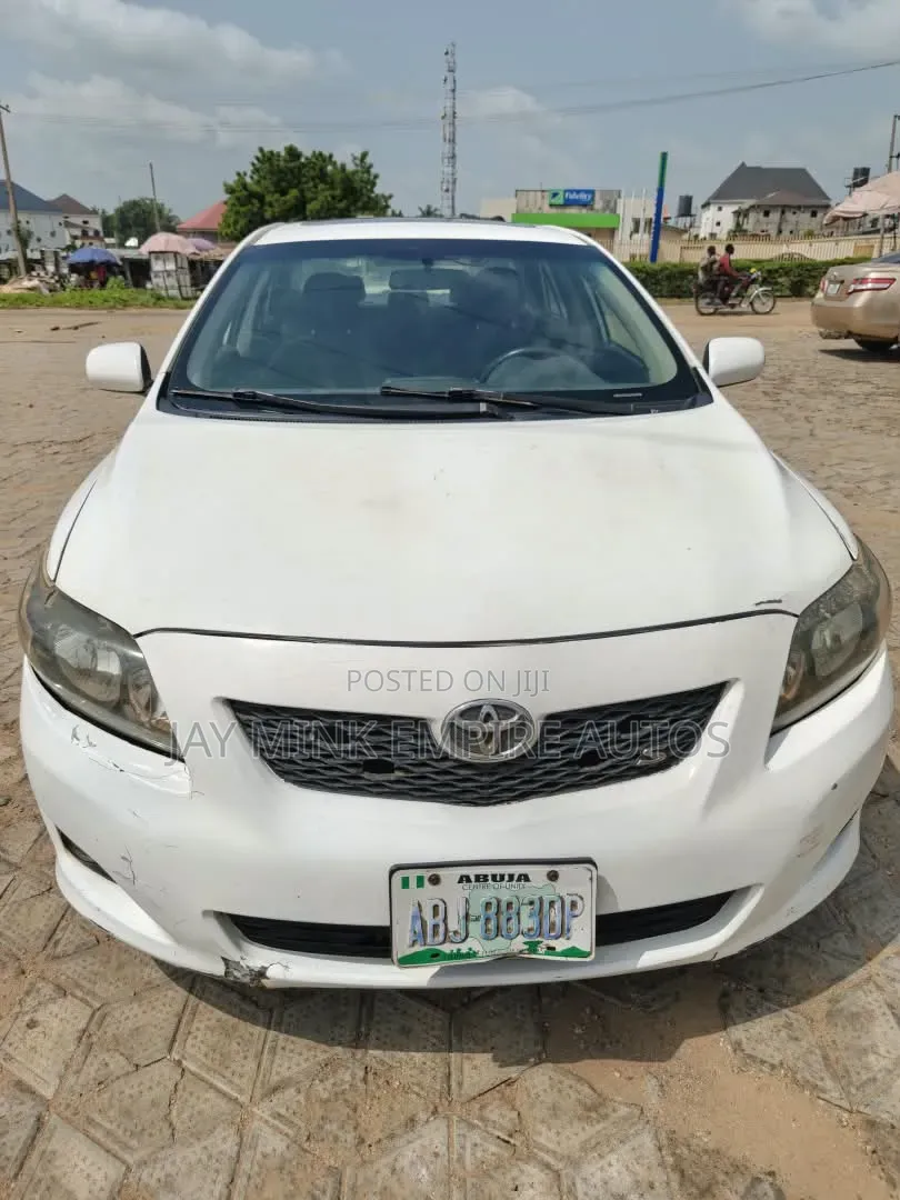 Toyota Corolla 2010 White
