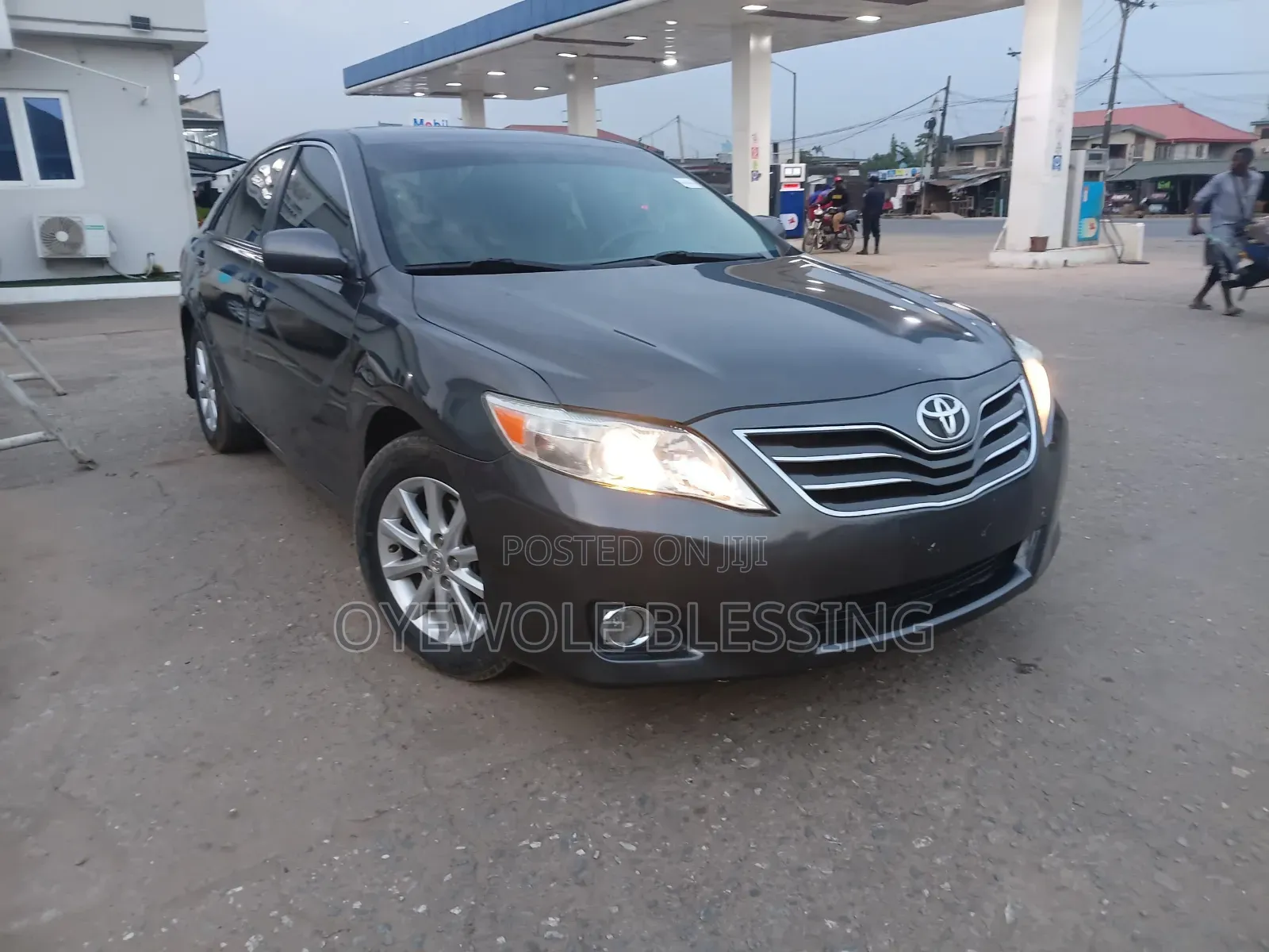 Toyota Camry 2011 Gray