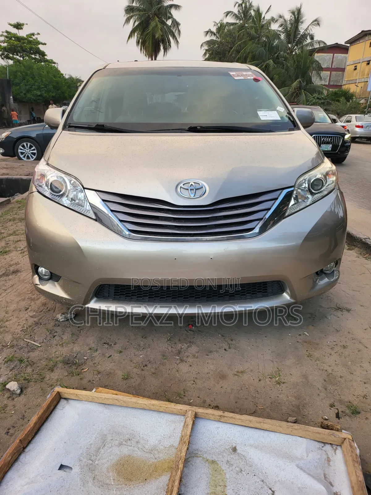 Toyota Sienna 2015 Gold