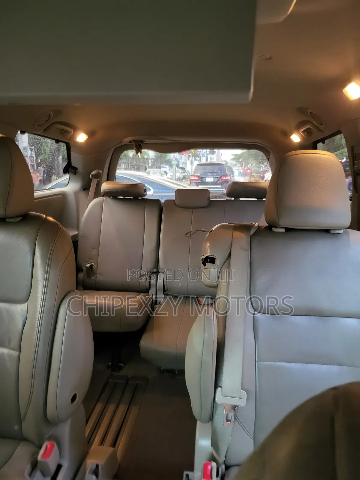 Toyota Sienna 2015 Gold