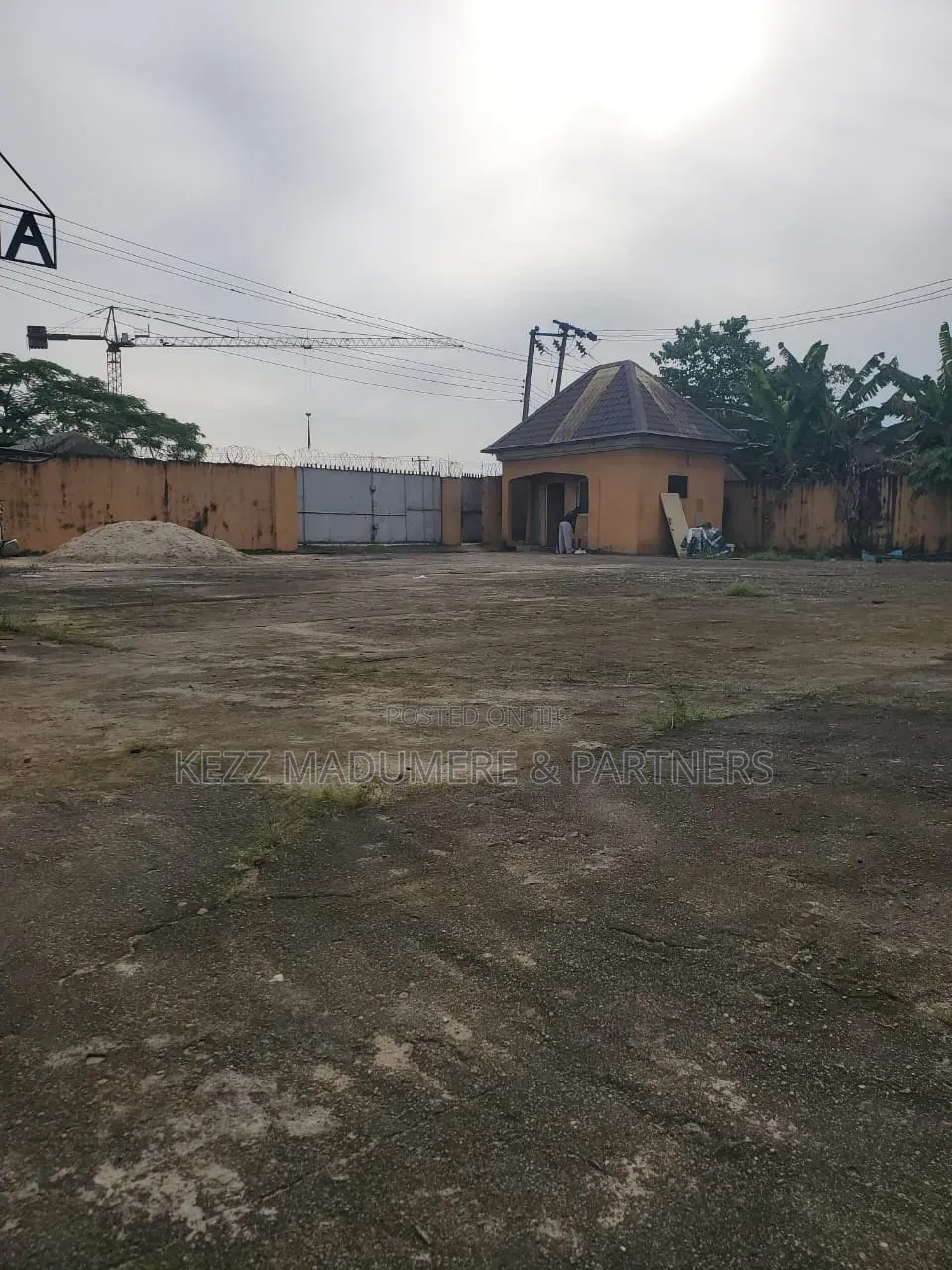 For Sale : Sizeable Warehouse Near Rumuokoro, Ph
