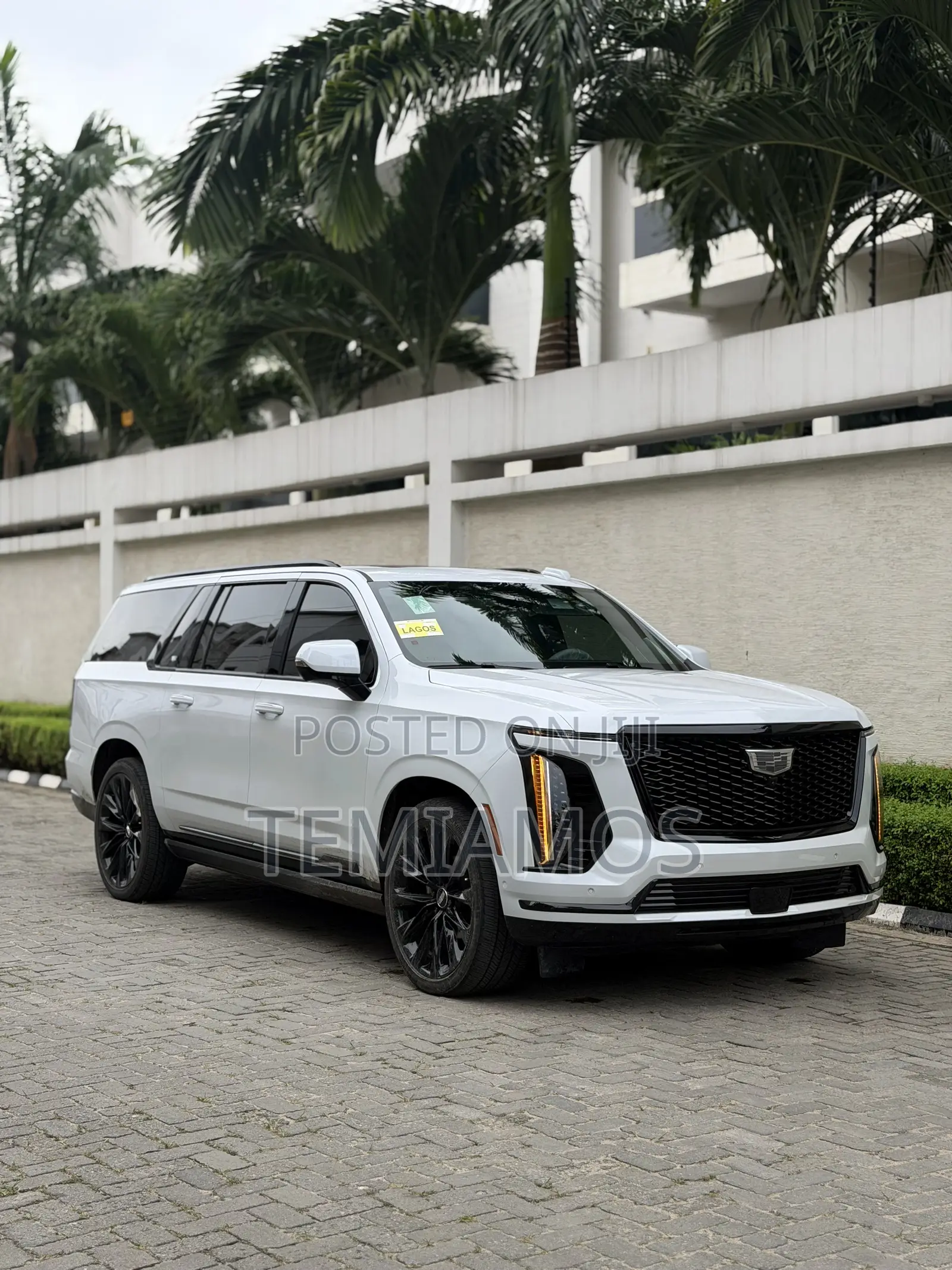 Cadillac Escalade Platinum Luxury 2026 White