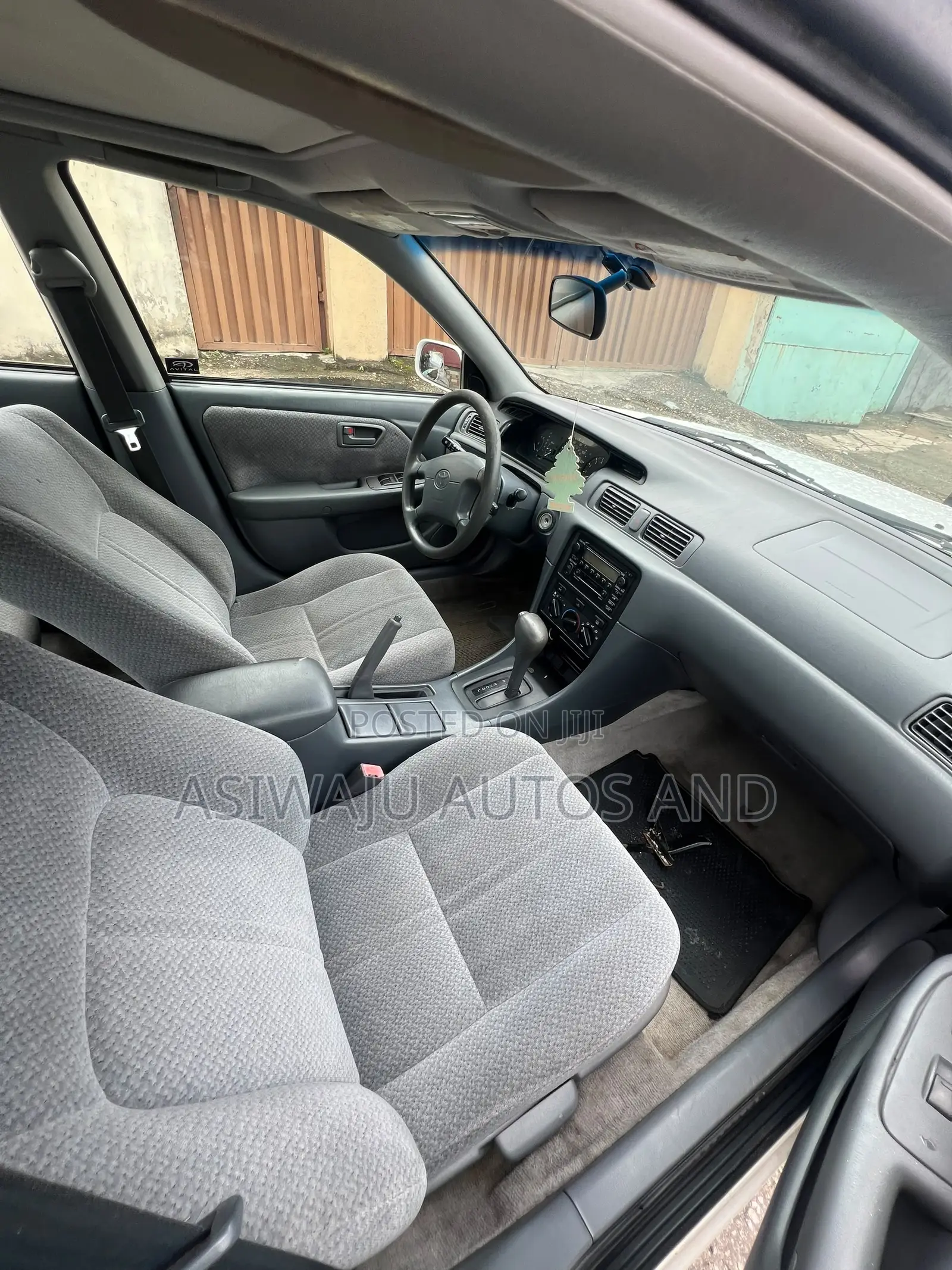 Toyota Camry LE V6 4dr Sedan (3.0L 6cyl 4A) 2001 White
