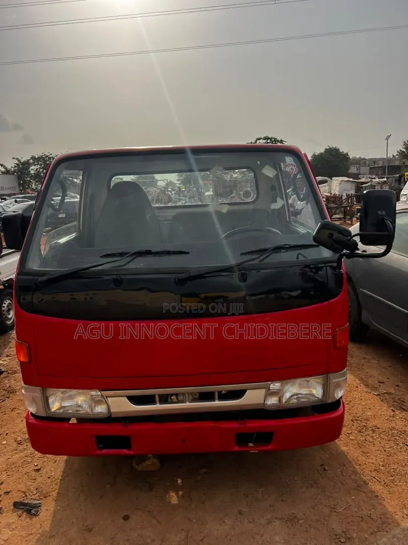 Toyota Dyna 2000 Red