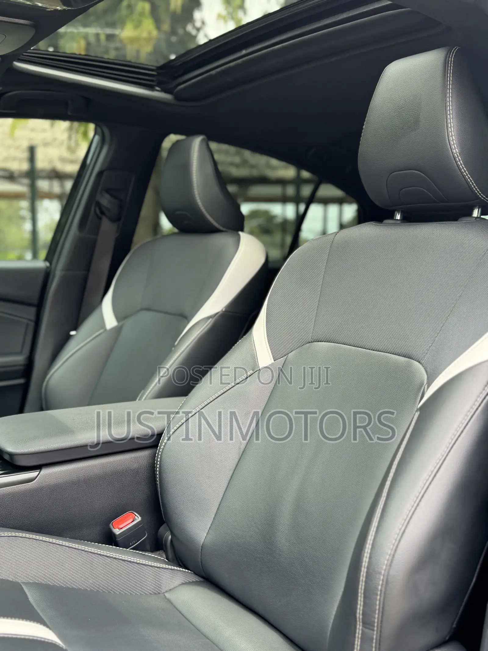 Toyota Camry SE 2025 Black