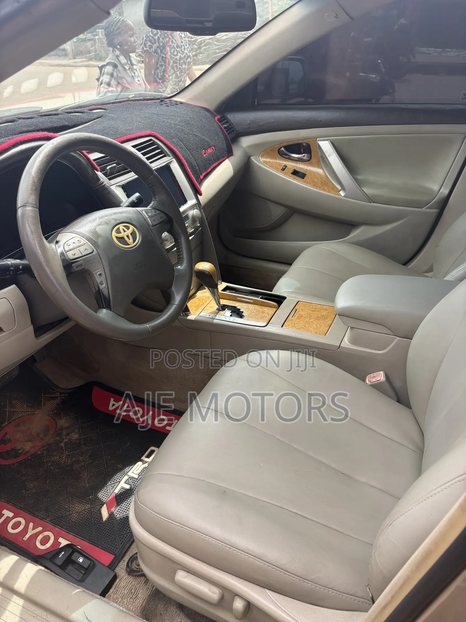 Toyota Camry XLE V6 4dr Sedan (3.5L 6cyl 6AM) 2007 Gold
