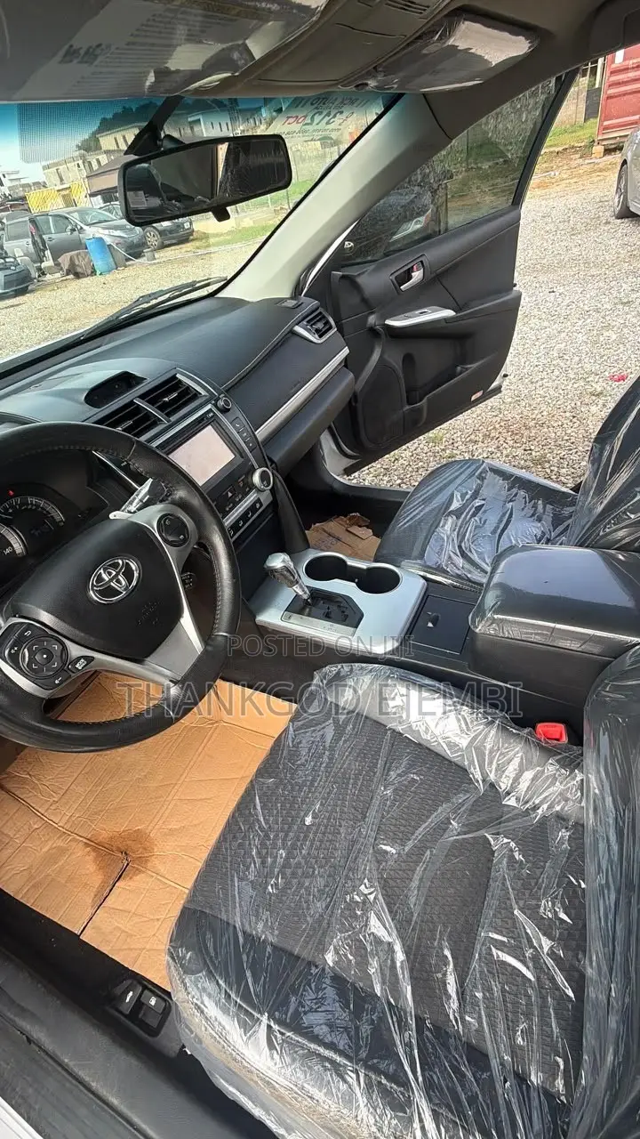 Toyota Camry SE 4dr Sedan (2.5L 4cyl 6A) 2013 Silver