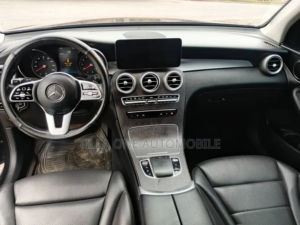 Mercedes-Benz GLC-Class 2021