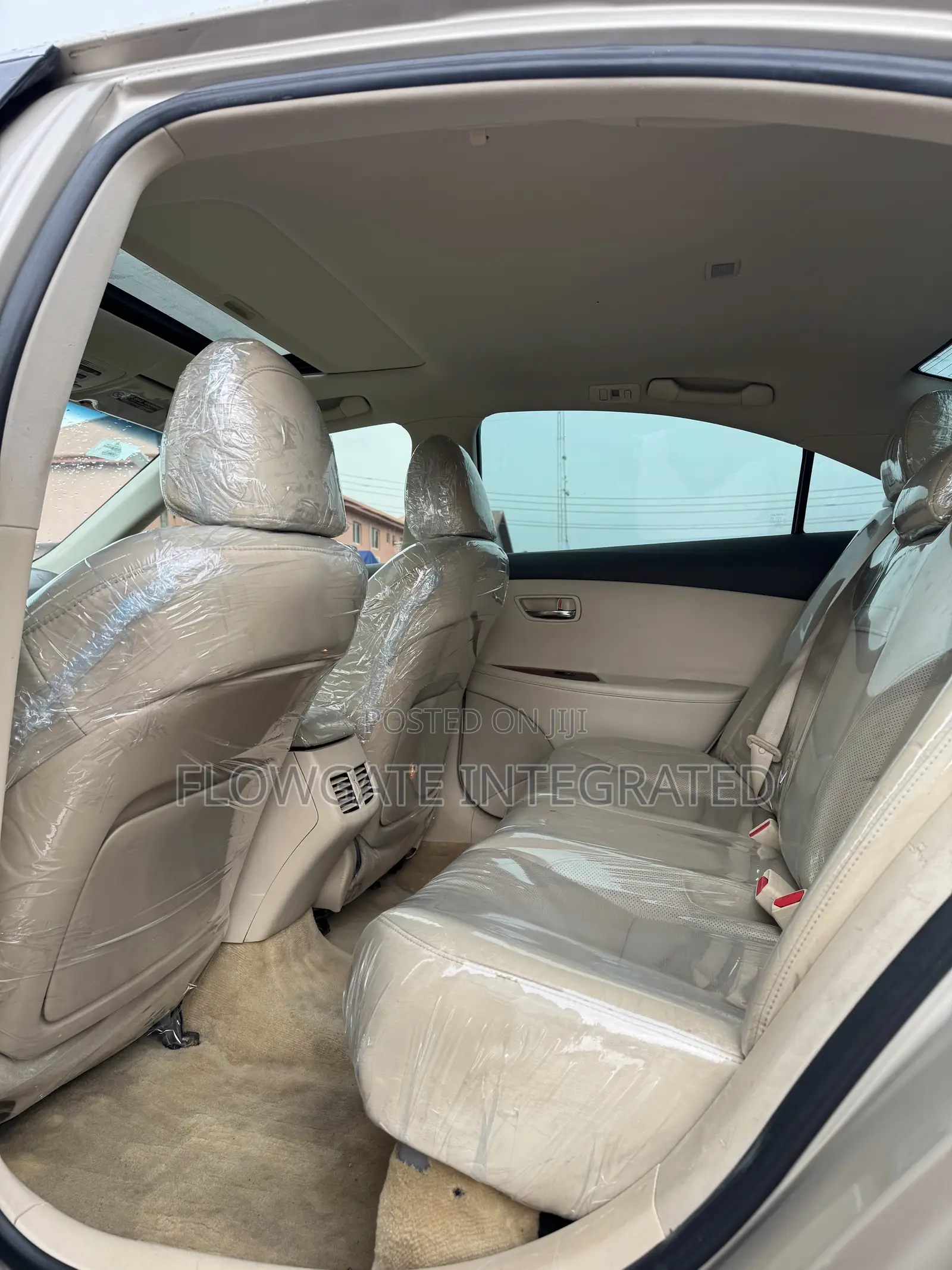 Lexus ES 350 2011 Gold
