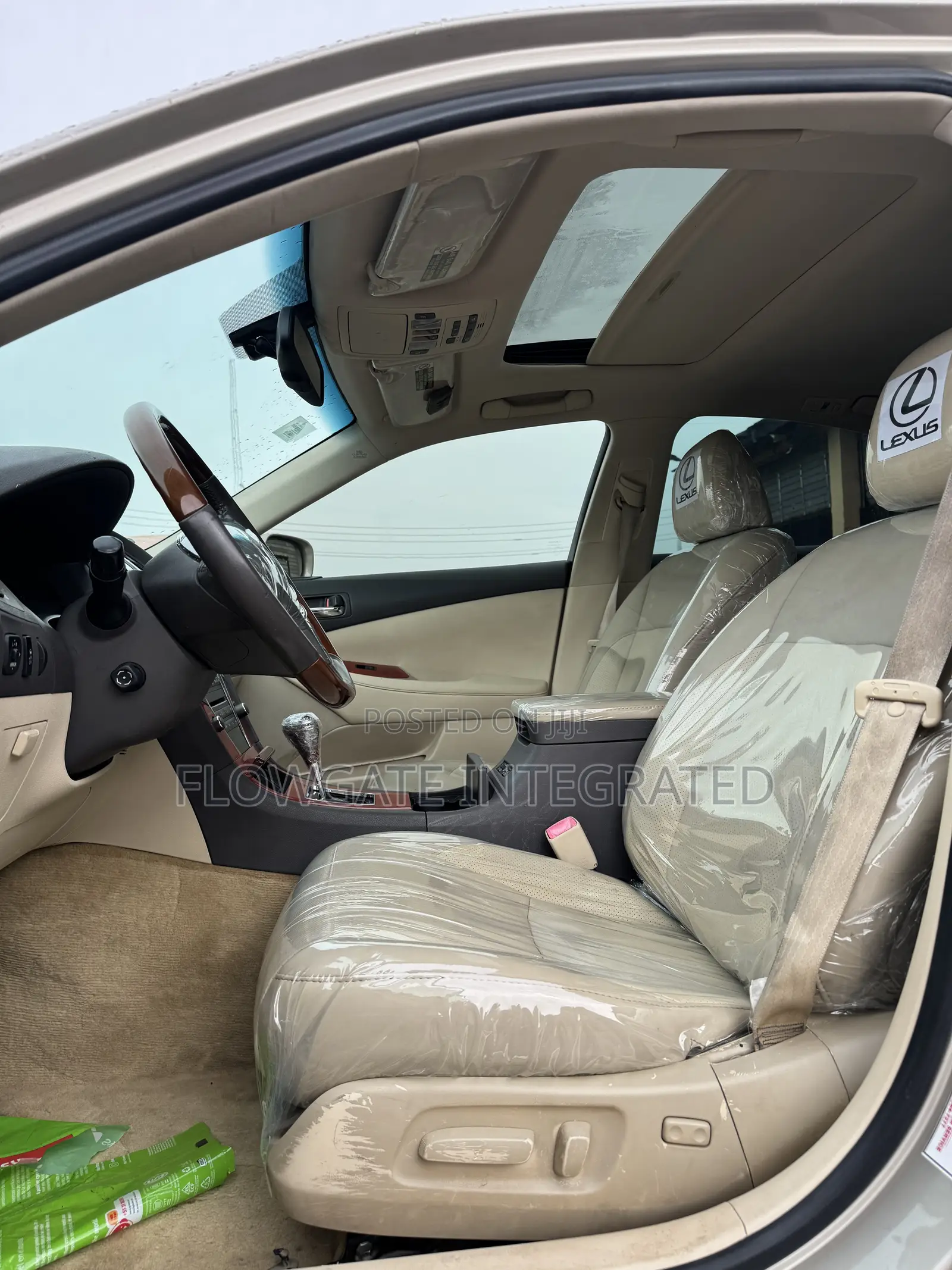 Lexus ES 350 2011 Gold