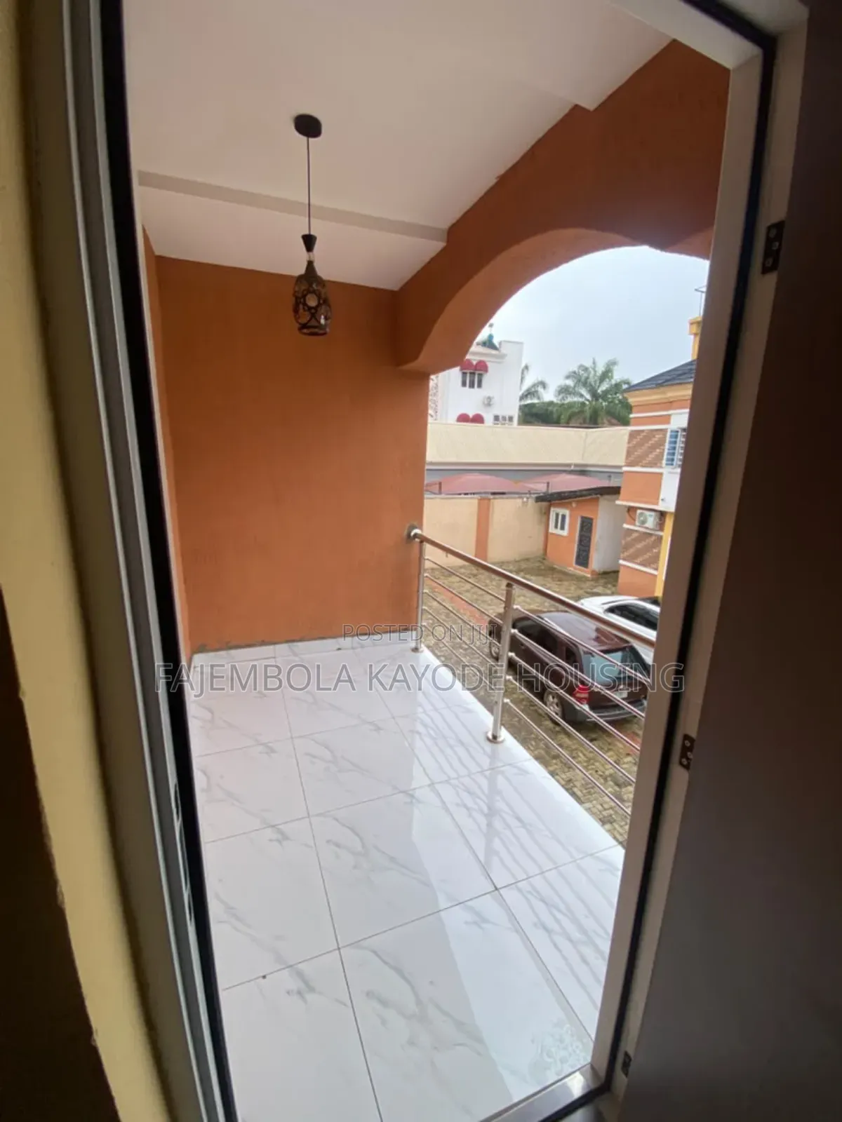 4bdrm Duplex in Whc Building, Jericho for sale