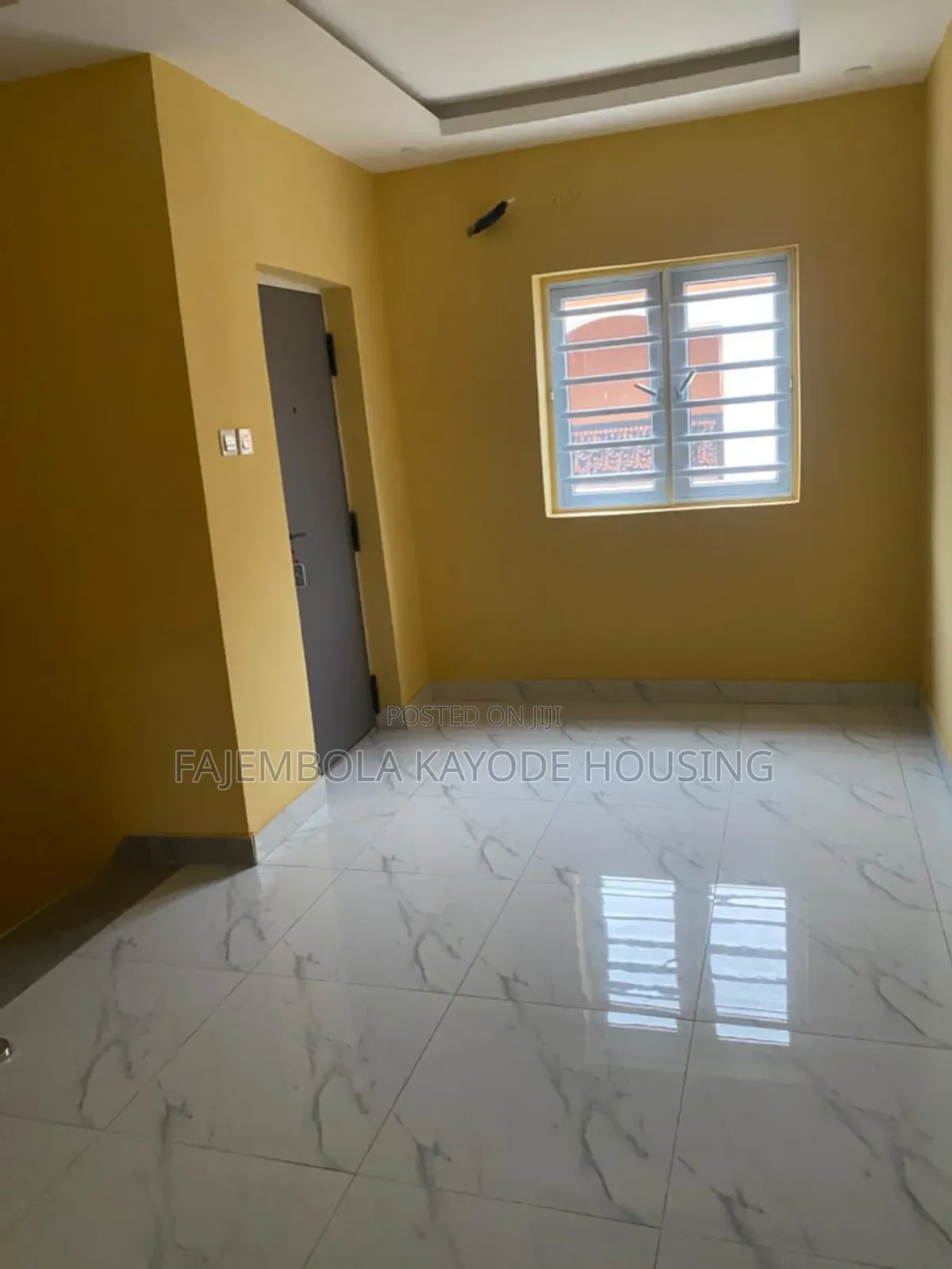 4bdrm Duplex in Whc Building, Jericho for sale