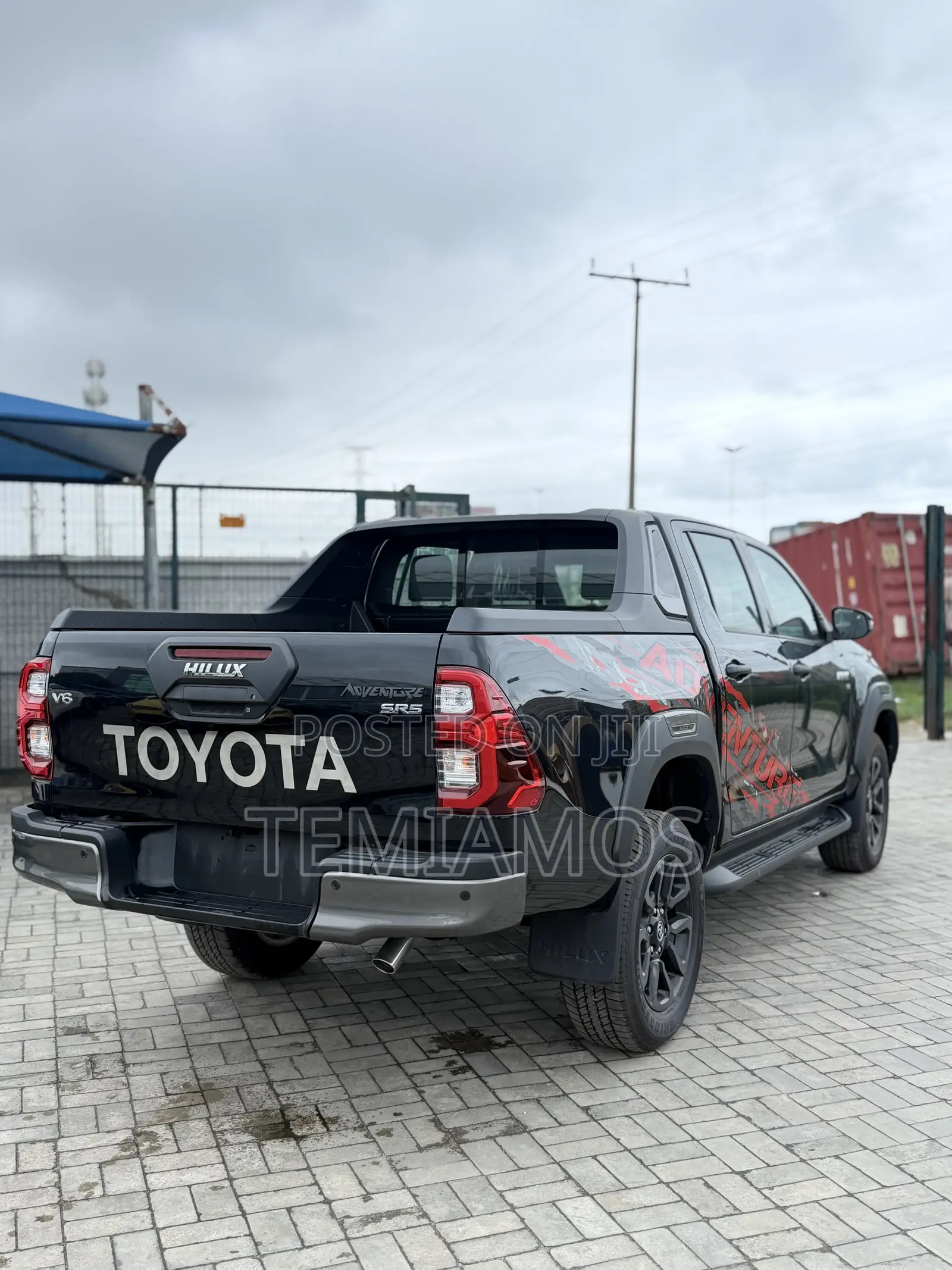 New Toyota Hilux 2025 Black