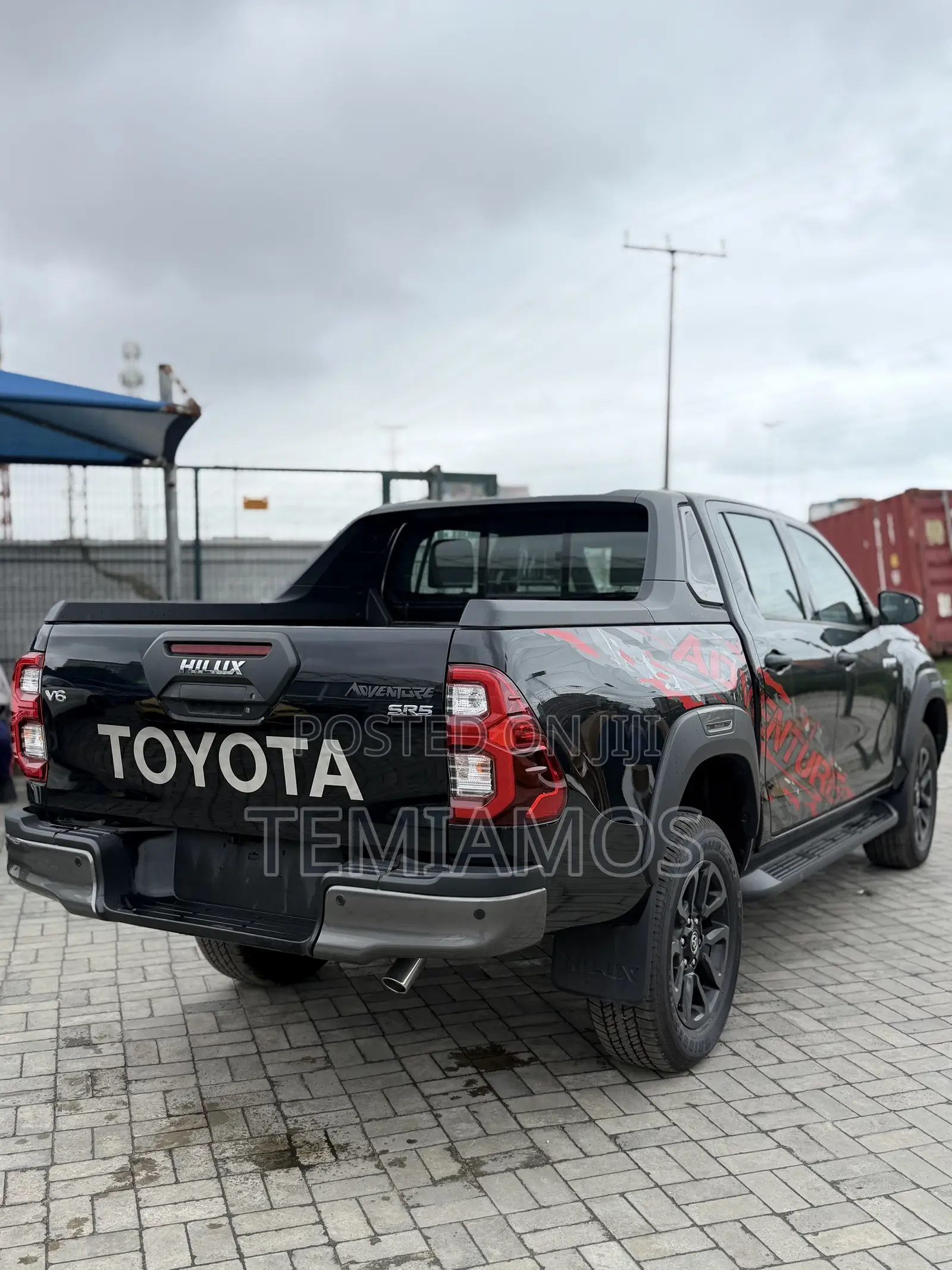 New Toyota Hilux 2025 Black