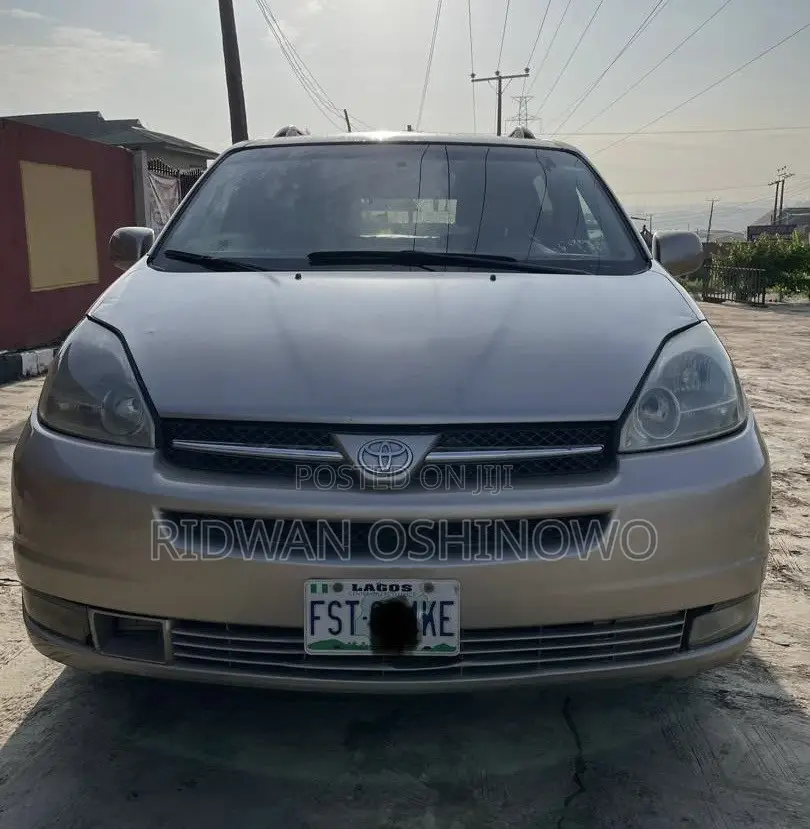 Toyota Sienna XLE Limited 2005 Gold