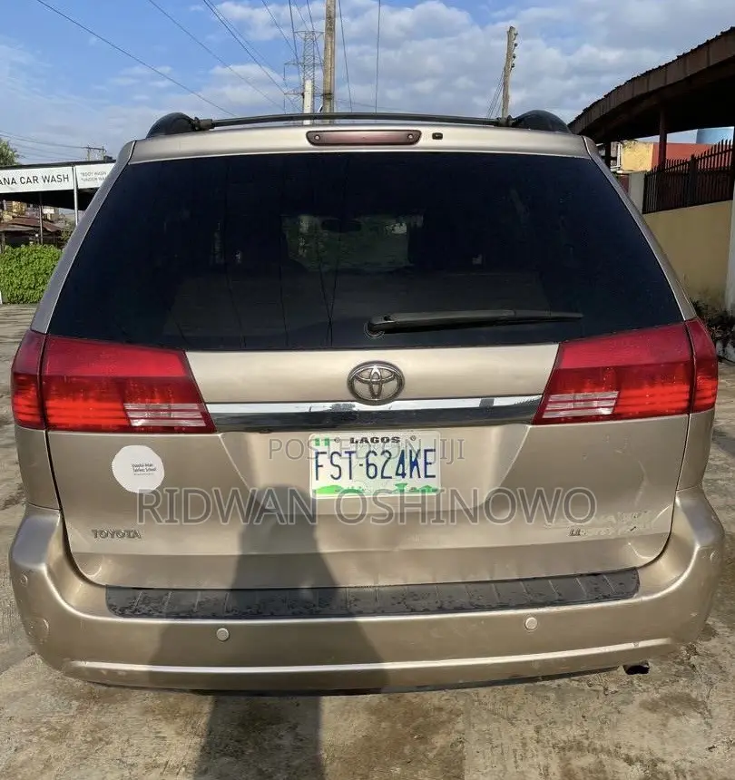 Toyota Sienna XLE Limited 2005 Gold