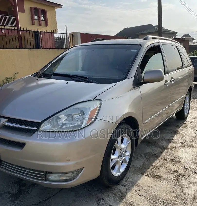 Toyota Sienna XLE Limited 2005 Gold