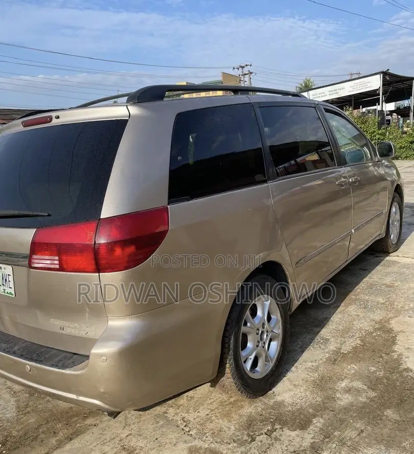 Toyota Sienna XLE Limited 2005 Gold